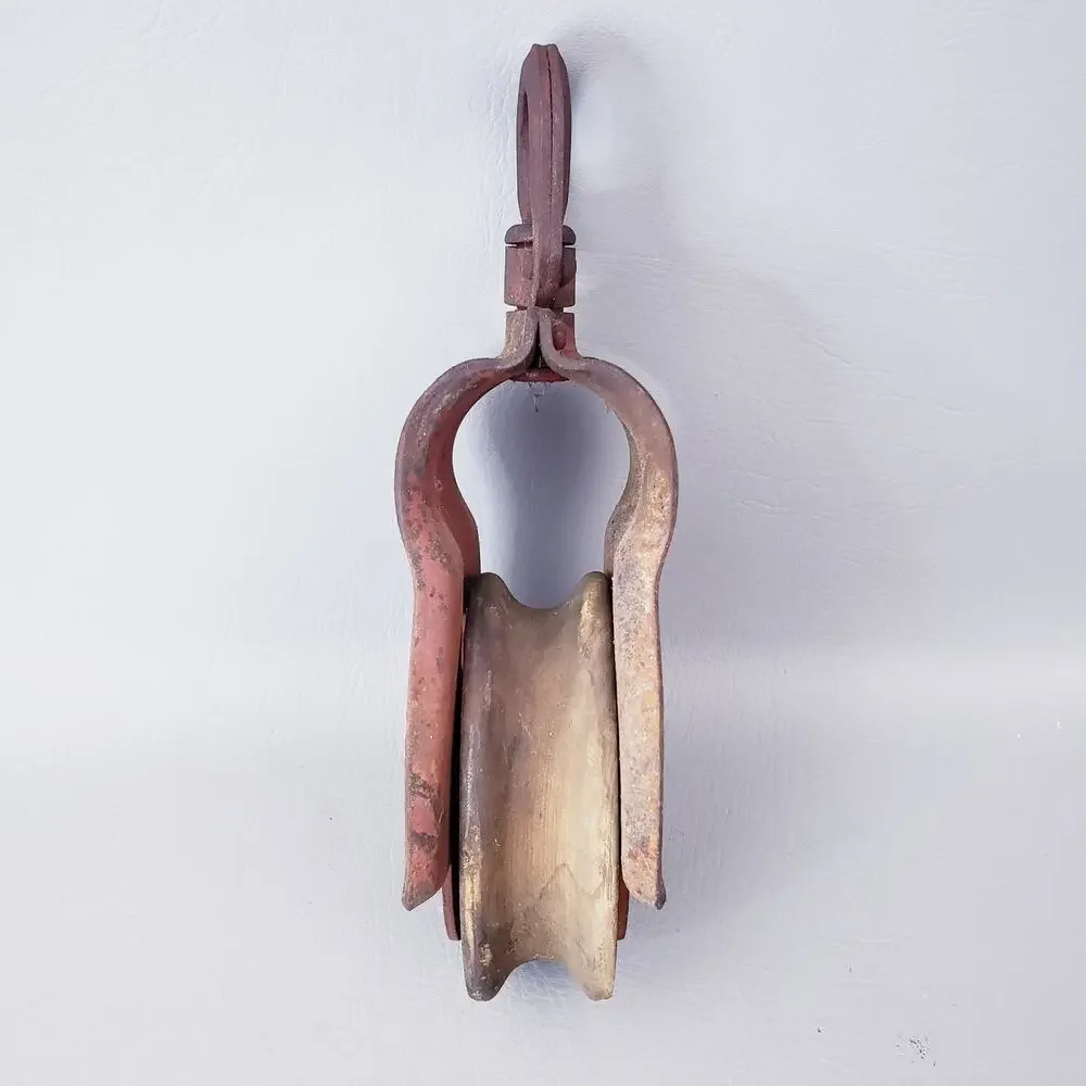 Vintage Antique Cast Iron Wood Hay Barn Rope Pulley Starline